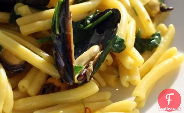 Francese in un lampo: cremoso zafferano Cozze e spinaci pasta