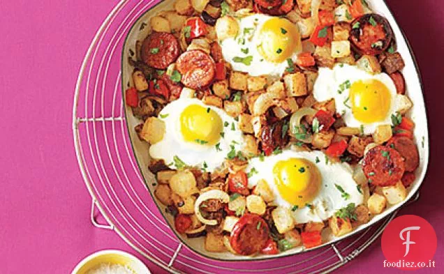 Patate, pepe e Chorizo Hash con uova fritte