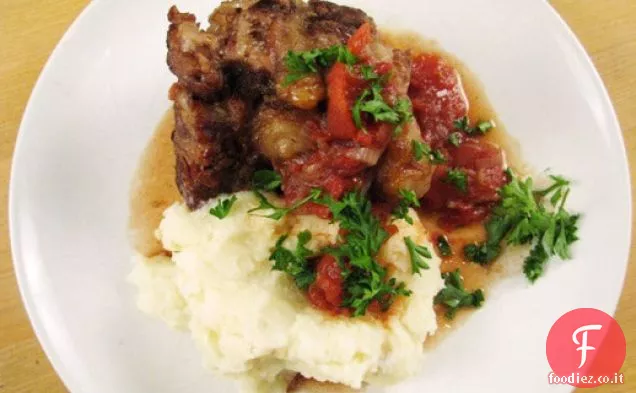 Cena della domenica: Oxtail brasati al vino rosso e pomodoro