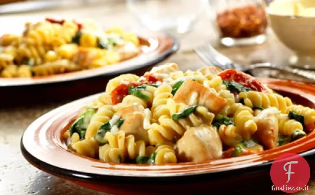 Fusilli di Pollo con Spinaci e Formaggio Asiago