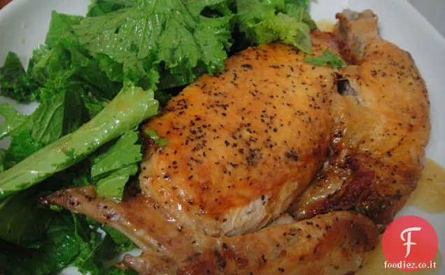 Cuocere il libro: pollo di mattoni con verdure di senape