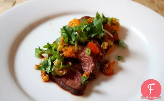 Cena stasera: Bistecca a fette con salsa di mais arrosto