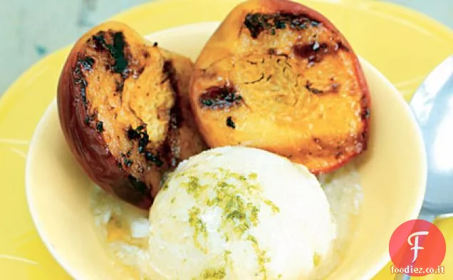 Gelato alla pesca alla griglia