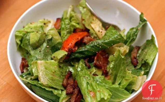 Cena stasera: pancetta, lattuga e insalata di pomodoro con condimento Aioli