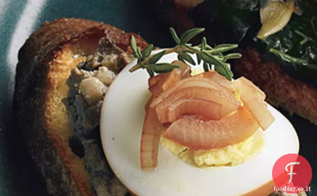 Crostini di fegato di pollo con uova in salamoia