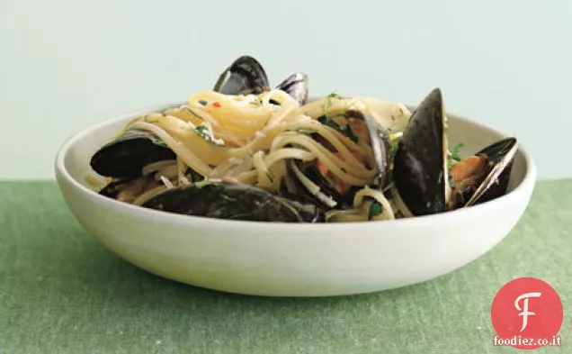 Linguine con Cozze ed Erbe Fresche