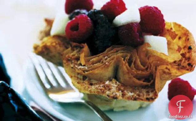 Tazze di Fillo con Mousse al cioccolato e frutta fresca