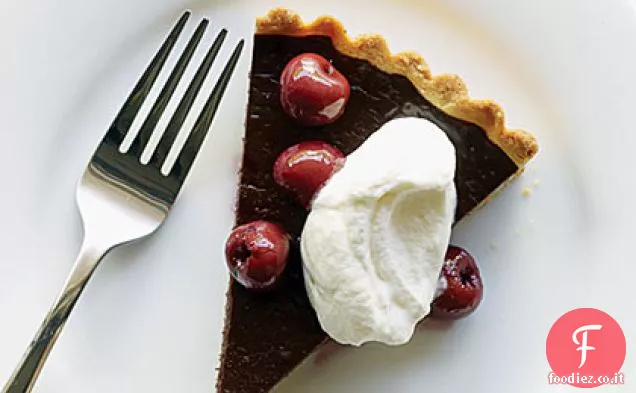 Crostata al cioccolato fondente, Ciliegie e Panna montata alle mandorle