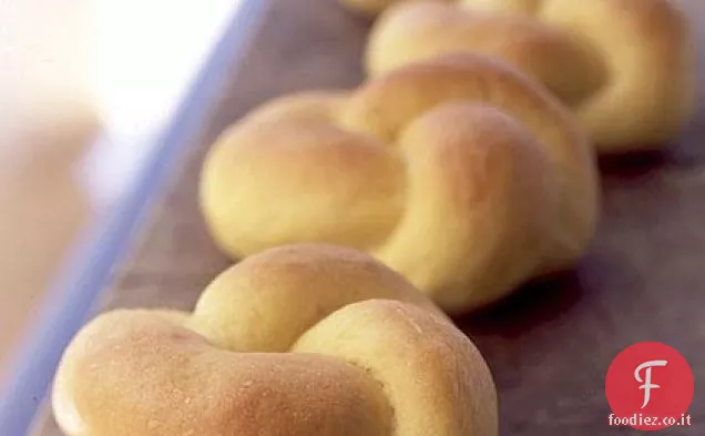 Rotoli di nodo di patate dolci imburrati