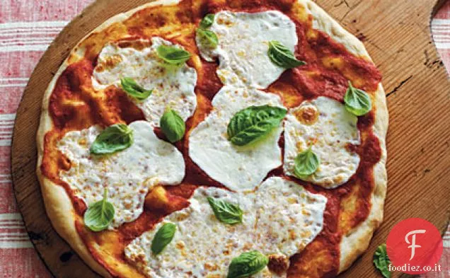 Pizza con mozzarella e Basilico