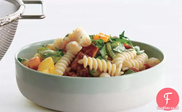 Heirloom Pomodoro alle erbe Insalata di pasta