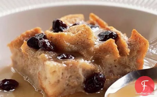 Budino di pane di New Orleans con salsa bourbon