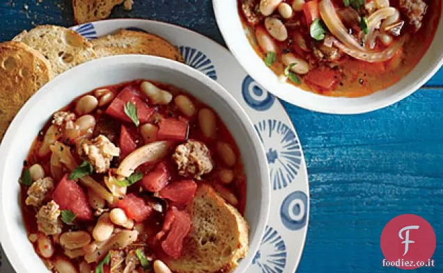 Zuppa di fagioli bianchi, salvia e salsiccia