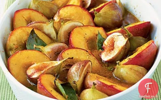 Spezie frutta arrostita con miele e salsa all'arancia