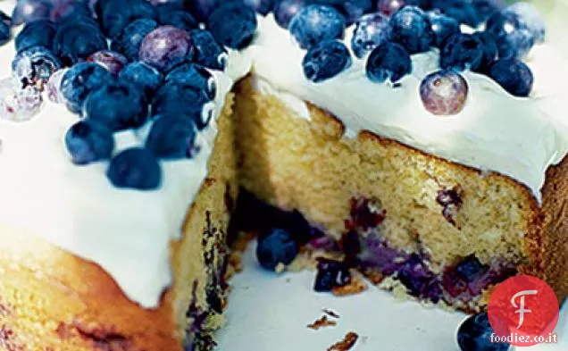 Torta alla crema di mirtilli inacidito con glassa di cheesecake