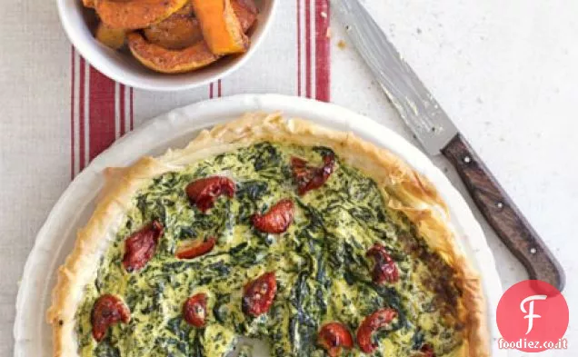 Crostata di spinaci croccante con spicchi di zucca