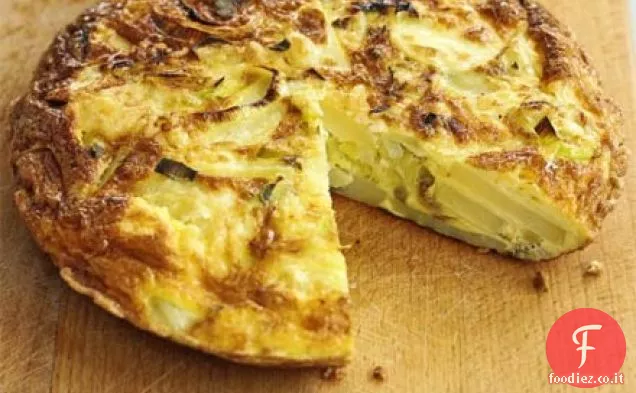 Tortilla di formaggio, porro e patate