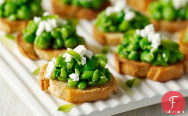 Toast di piselli e feta