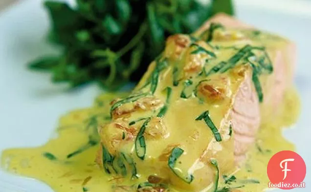 Salmone in camicia con pompelmo rosa e salsa al basilico