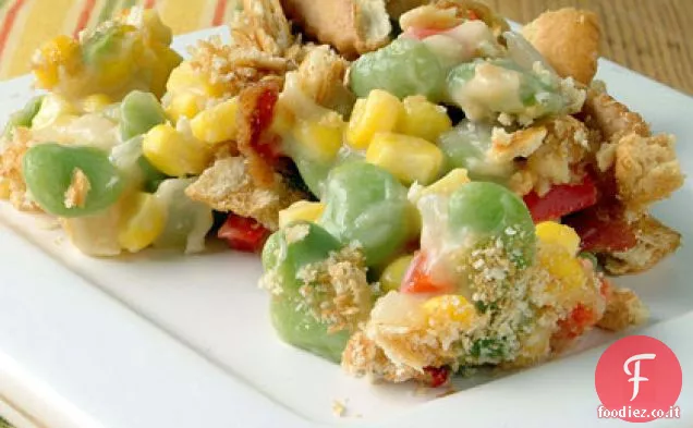 Succotash-Cheddar Casseruola con croccante pancetta Topping