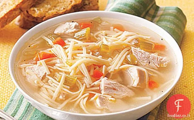 Zuppa di noodle di pollo