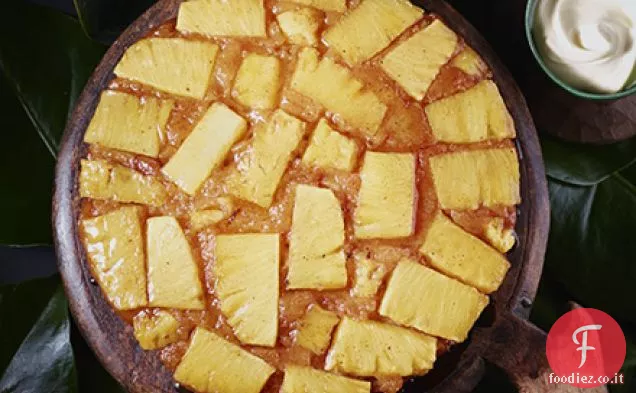 Torta capovolta all'ananas alla cannella