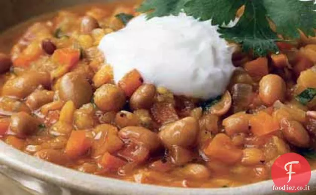 Curry giallo piccante di soia, lenticchie e carote