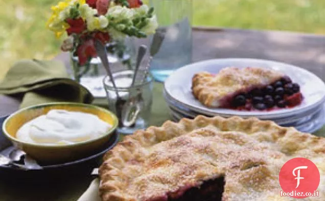 Torta a tre bacche con crema alla vaniglia