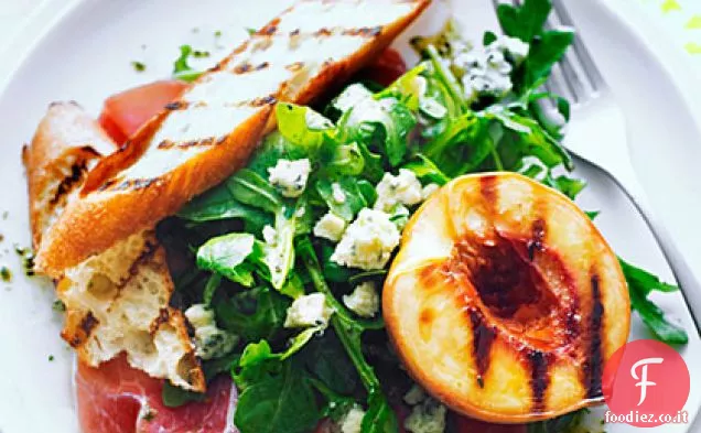 Insalata di pesche alla griglia con condimento al rosmarino