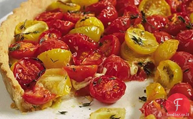 Crostata di pomodoro con crosta di cheddar