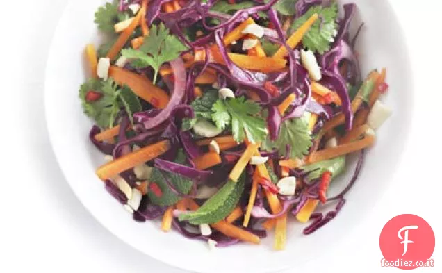 Carota piccante, cavolo rosso e insalata di cipolle
