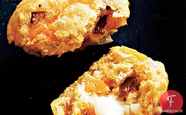 Bacon, cipolla e muffin di mais cheddar