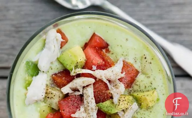 Zuppa di avocado e cetrioli refrigerati