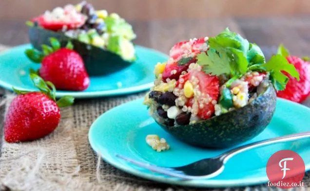 Insalata di quinoa alla fragola e avocado
