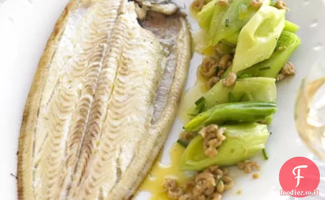 Suola Dover con porri imburrati e gamberetti