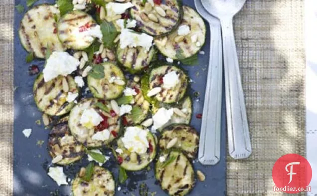 Zucchine alla griglia con pinoli e feta