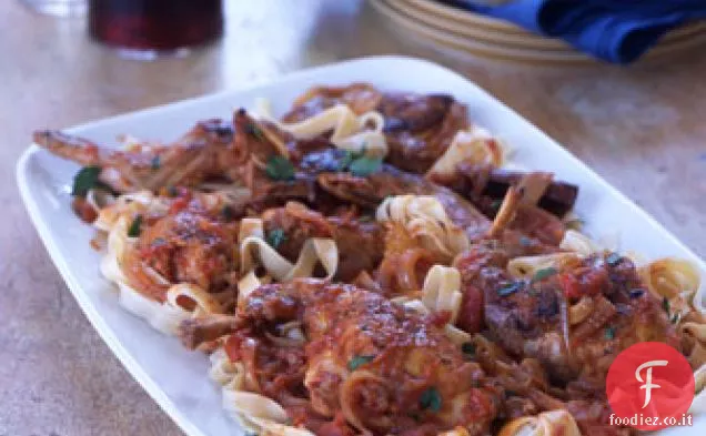 Coniglio brasato con tagliatelle all'uovo