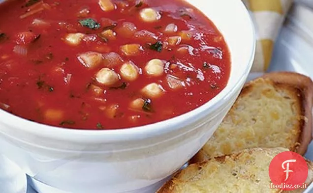 Zuppa di verdure autunnali con toast al formaggio