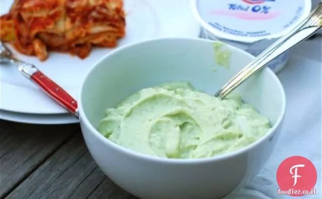 Piccante Avocado Yogurt Salsa di immersione con Fage Totale