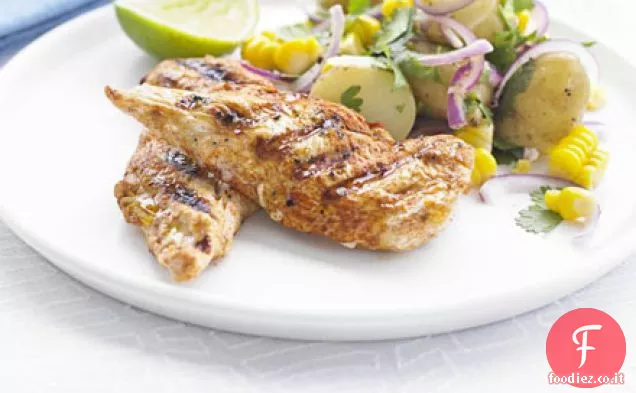Pollo affumicato con mais caldo e insalata di patate