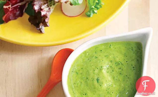 Salsa di insalata di cetriolo e avocado cremoso