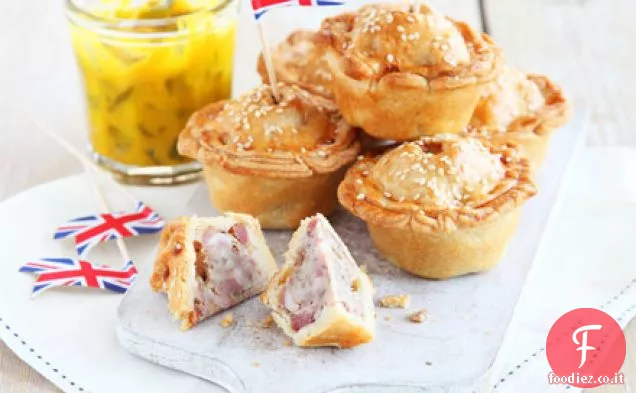 Mini tortini di maiale con piccalilli