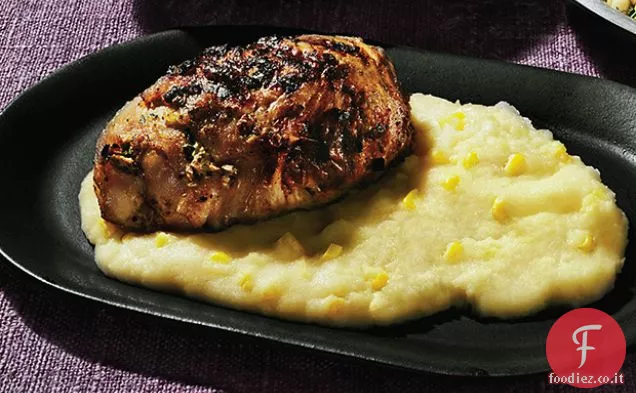 Pollo alla senape alla griglia con polenta di mais fresco