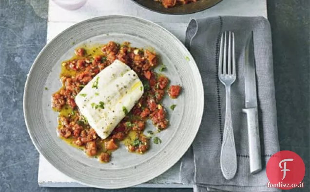 Semplice pesce alla griglia con pomodori speziati marocchini