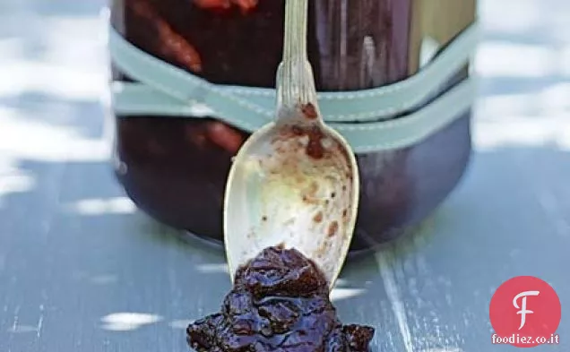 Chutney di prugne riccamente speziato