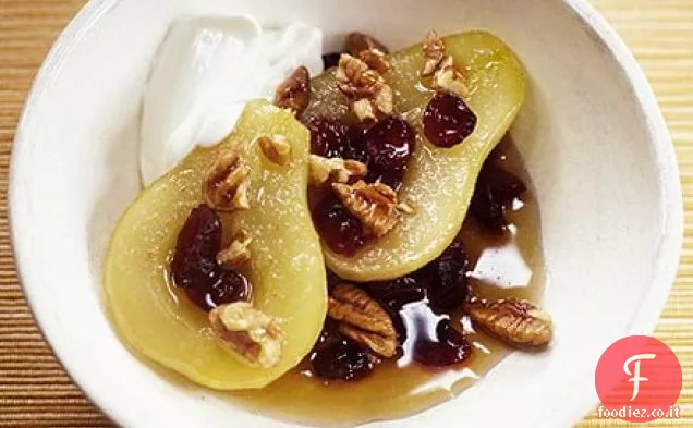 Pere d'acero con noci pecan e mirtilli rossi