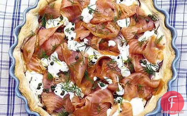 Crostata di salmone affumicato, aneto e cipolla