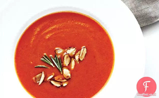 Zuppa cremosa di zucca e pepe rosso