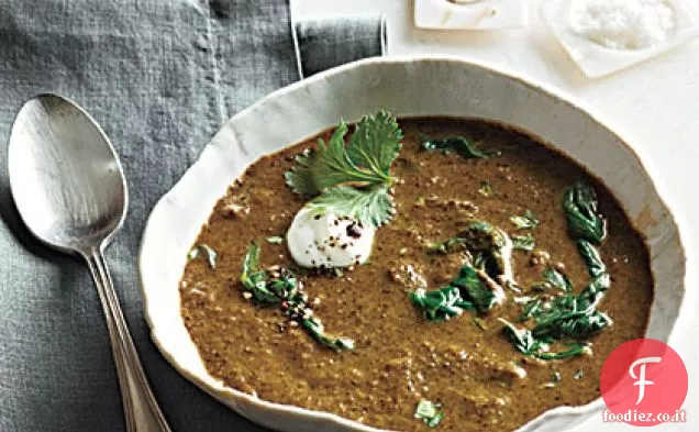 Zuppa di lenticchie al curry con yogurt e coriandolo