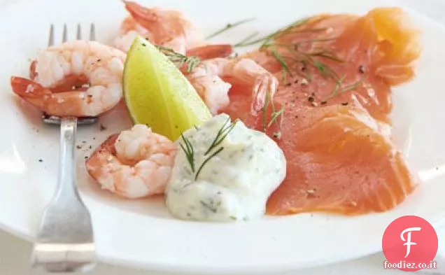 Salmone e gamberi con aneto e lime aïoli